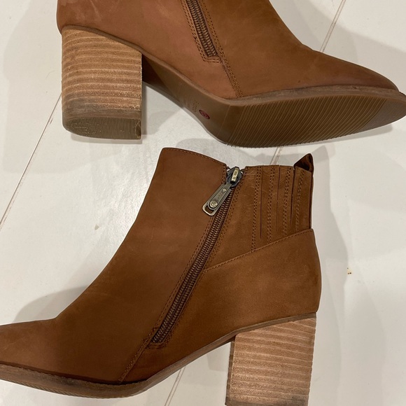 Blondo Women’s Waterproof Ankle Boot - Picture 5 of 15